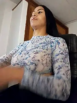 Charlotte Bayron online show from 02.02.26