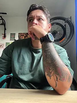 Snapshot of hans_ro chatting on 09.29.25 hans ro online show from 09.29.25