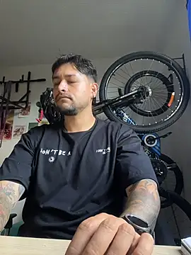 Snapshot of hans_ro chatting on 11.11.25 hans ro online show from 11.11.25