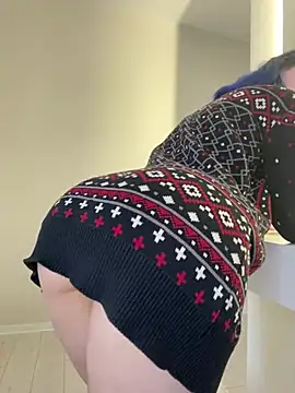 Erotic Synth Goddess online show from 12.29.24