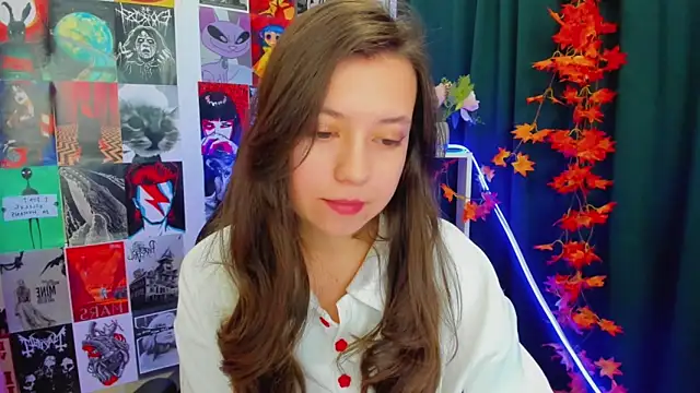 Snapshot of Lina_Brownie chatting on 12.18.24 Lina Brownie online show from 12.18.24