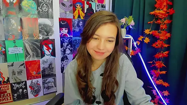 Snapshot of Lina_Brownie chatting on 12.20.24 Lina Brownie online show from 12.20.24