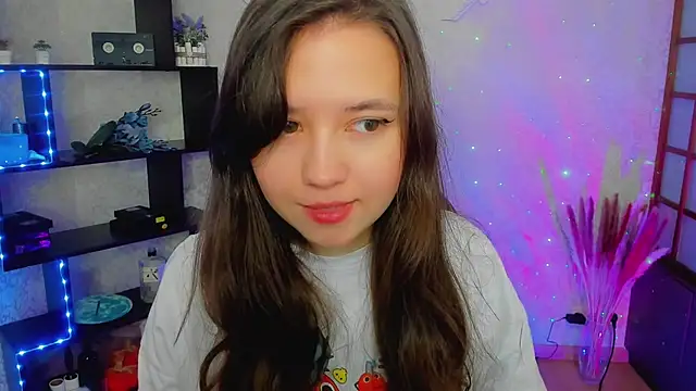 Snapshot of Lina_Brownie chatting on 12.28.24 Lina Brownie online show from 12.28.24