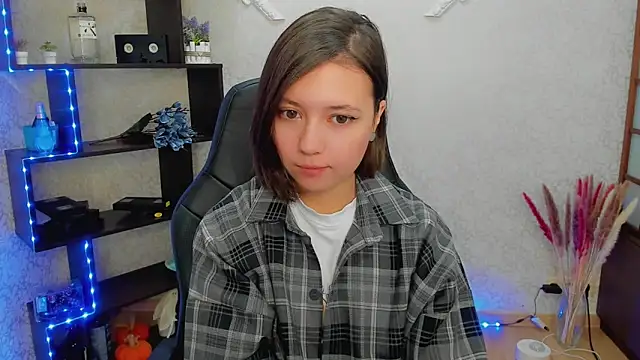 Snapshot of Lina_Brownie chatting on 01.25.25 Lina Brownie online show from 01.25.25