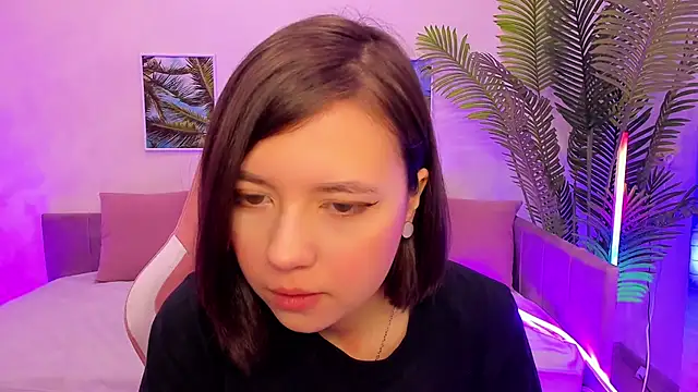 Snapshot of Lina_Brownie chatting on 02.16.25 Lina Brownie online show from 02.16.25