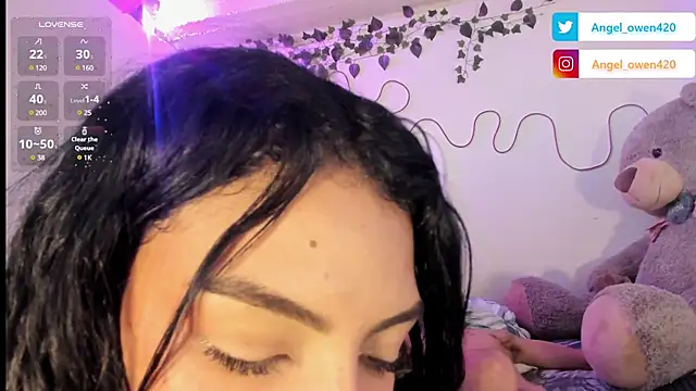 Snapshot of Angel_owen1 chatting on 12.11.24 Angel owen1 online show from 12.11.24