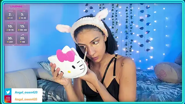 Snapshot of Angel_owen1 chatting on 01.05.25 Angel owen1 online show from 01.05.25