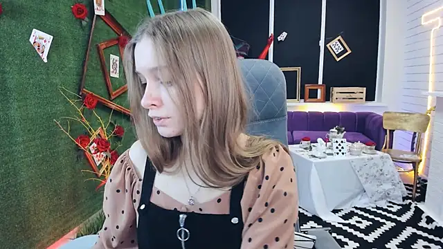 Snapshot of MayaSinabon chatting on 12.07.24 MayaSinabon online show from 12.07.24