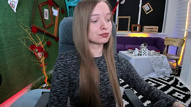 Snapshot of MayaSinabon chatting on 12.10.24 MayaSinabon online show from 12.10.24