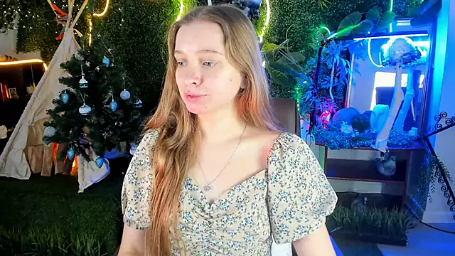 Snapshot of MayaSinabon chatting on 12.18.24 MayaSinabon online show from 12.18.24