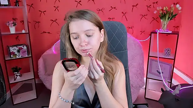Snapshot of MayaSinabon chatting on 01.15.25 MayaSinabon online show from 01.15.25