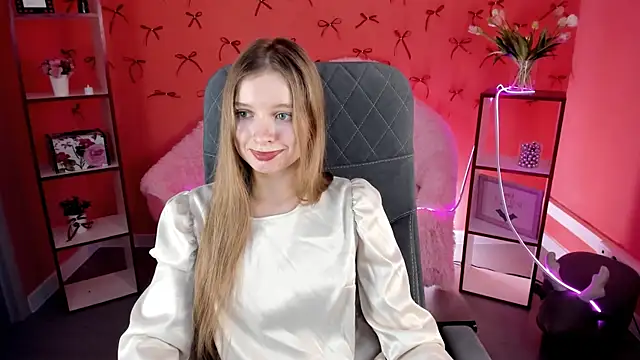Snapshot of MayaSinabon chatting on 01.28.25 MayaSinabon online show from 01.28.25