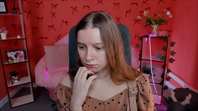 Snapshot of MayaSinabon chatting on 02.22.25 MayaSinabon online show from 02.22.25