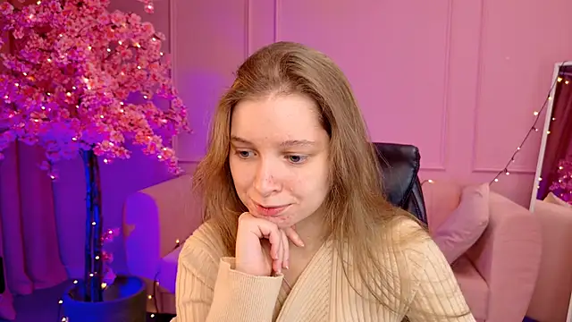 Snapshot of MayaSinabon chatting on 03.04.25 MayaSinabon online show from 03.04.25