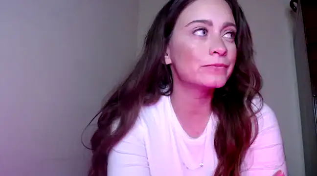 Snapshot of Sophie_Raegan chatting on 12.10.24 Sophie Raegan online show from 12.10.24