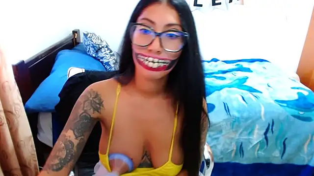 Snapshot of sofia_rosse4 chatting on 10.03.25 sofia rosse4 online show from 10.03.25