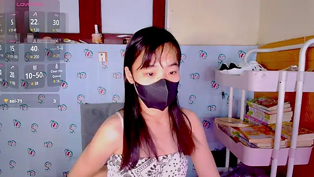   Saphia   online show from 03.05.25