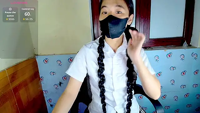   Saphia   online show from 10.15.25