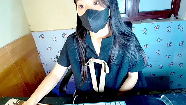   Saphia   online show from 10.19.25