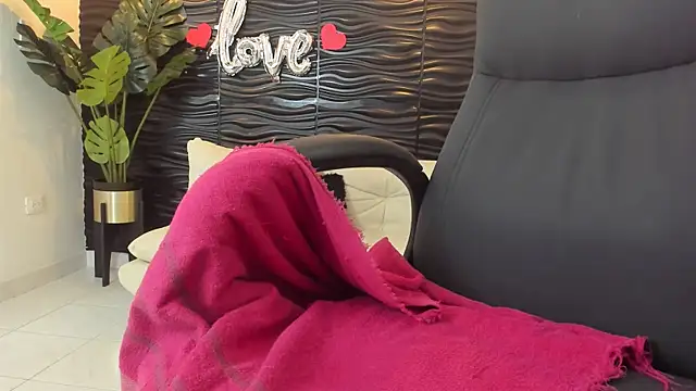 sofia 44 online show from 02.26.25