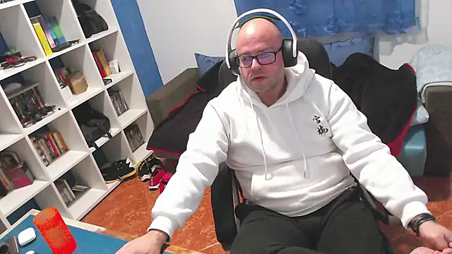 ravingr4d4 online show from 12.18.25