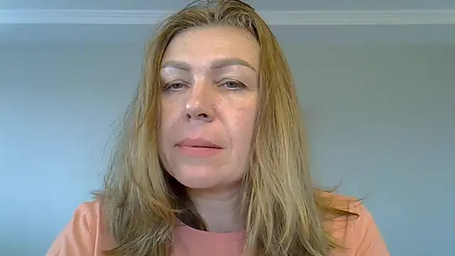 Snapshot of Alexandra-Rosee chatting on 10.22.25 Alexandra-Rosee online show from 10.22.25