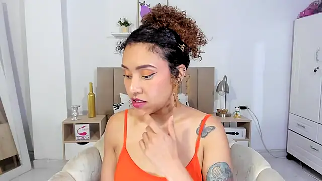 Zoe Gruber online show from 06.10.26