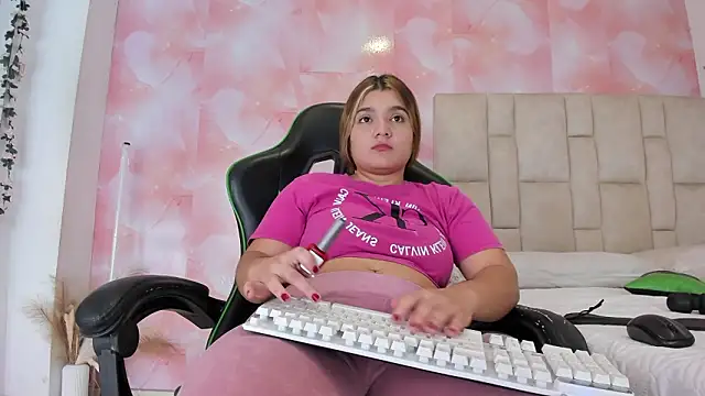 emily lean  online show from 02.06.26