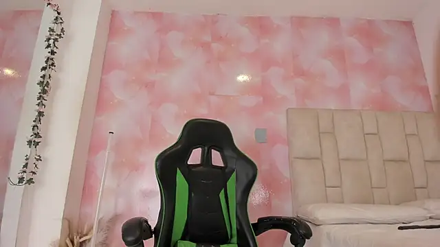 emily lean  online show from 04.08.26