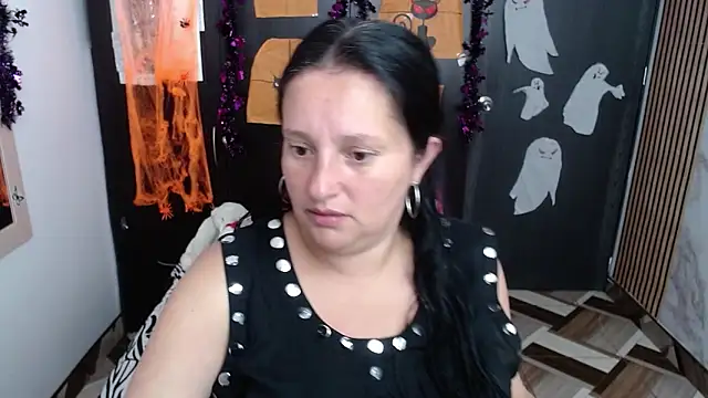 CristialJones  online show from 10.30.25