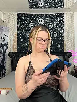 DaisieMaeXO online show from 01.03.25