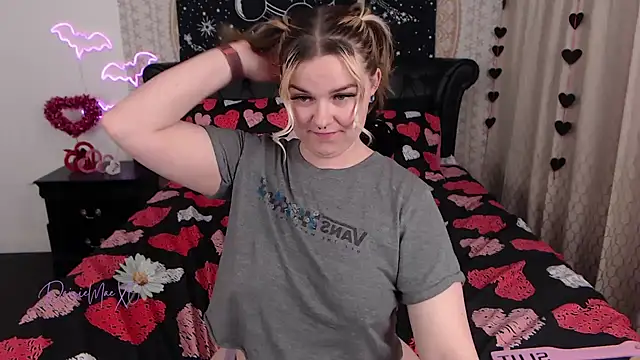 DaisieMaeXO online show from 02.12.25