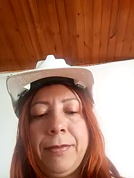 Snapshot of malusexy33 chatting on 01.14.25 malusexy33 online show from 01.14.25