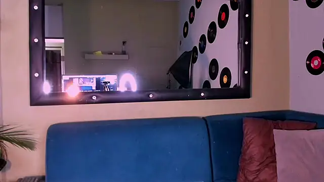 Snapshot of Sussy_Bell01 chatting on 12.03.24 Sussy Bell01 online show from 12.03.24