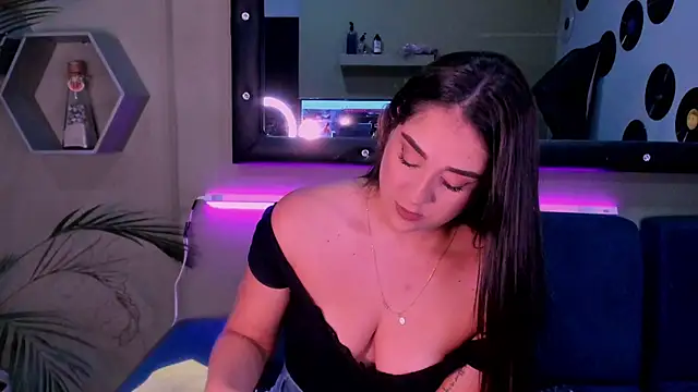 Snapshot of Sussy_Bell01 chatting on 12.09.24 Sussy Bell01 online show from 12.09.24