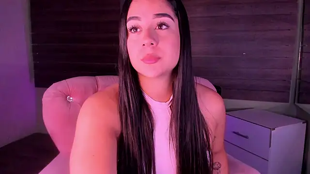 Snapshot of Sussy_Bell01 chatting on 12.28.24 Sussy Bell01 online show from 12.28.24