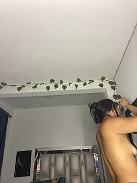 Snapshot of Sussy_Bell01 chatting on 01.27.25 Sussy Bell01 online show from 01.27.25