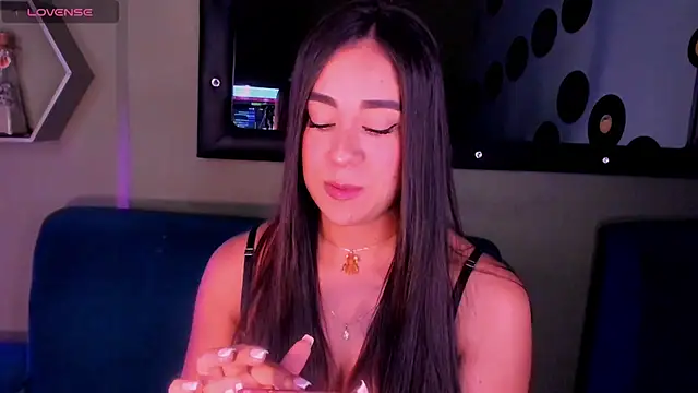 Snapshot of Sussy_Bell01 chatting on 01.31.25 Sussy Bell01 online show from 01.31.25