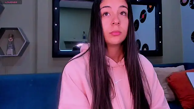 Snapshot of Sussy_Bell01 chatting on 02.11.25 Sussy Bell01 online show from 02.11.25