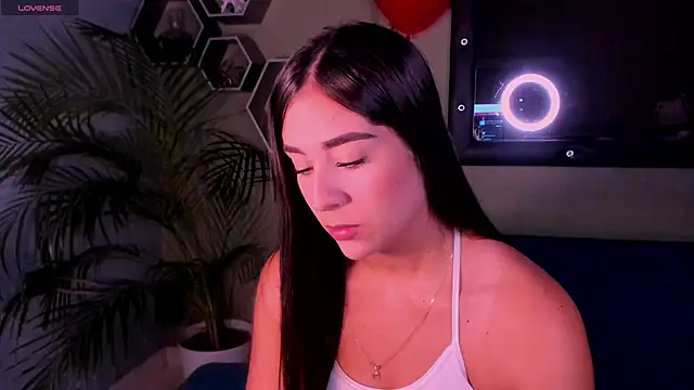 Snapshot of Sussy_Bell01 chatting on 02.18.25 Sussy Bell01 online show from 02.18.25