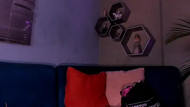 Snapshot of Sussy_Bell01 chatting on 02.22.25 Sussy Bell01 online show from 02.22.25