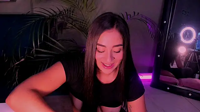 Snapshot of Sussy_Bell01 chatting on 02.23.25 Sussy Bell01 online show from 02.23.25