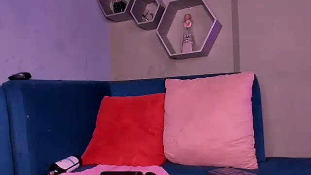 Snapshot of Sussy_Bell01 chatting on 02.27.25 Sussy Bell01 online show from 02.27.25