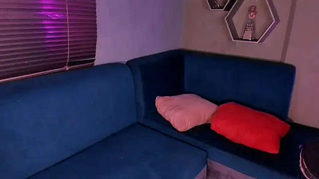 Snapshot of Sussy_Bell01 chatting on 02.28.25 Sussy Bell01 online show from 02.28.25