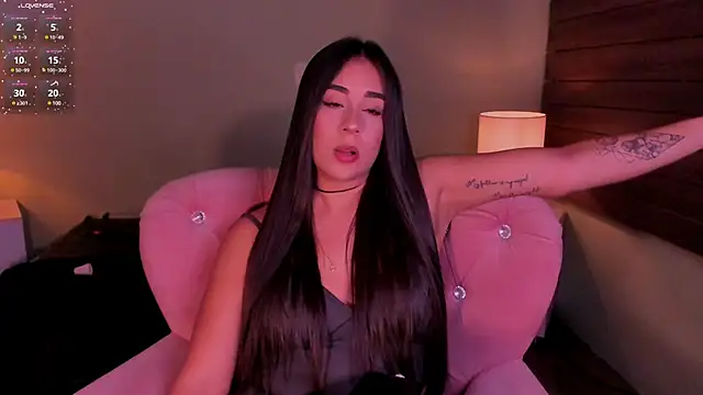 Snapshot of Sussy_Bell01 chatting on 03.14.25 Sussy Bell01 online show from 03.14.25