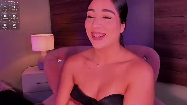 Snapshot of Sussy_Bell01 chatting on 03.15.25 Sussy Bell01 online show from 03.15.25