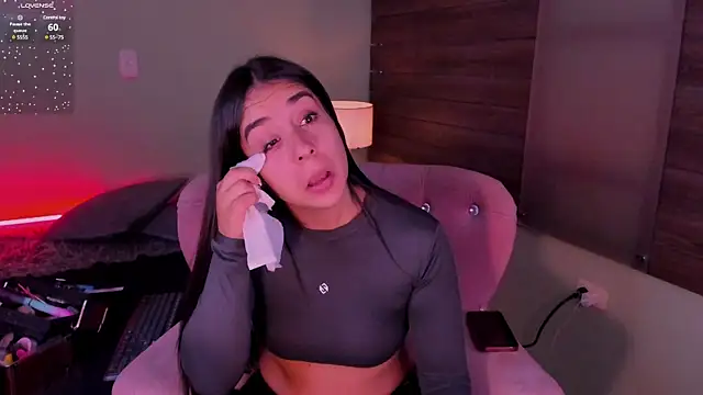 Snapshot of Sussy_Bell01 chatting on 03.19.25 Sussy Bell01 online show from 03.19.25