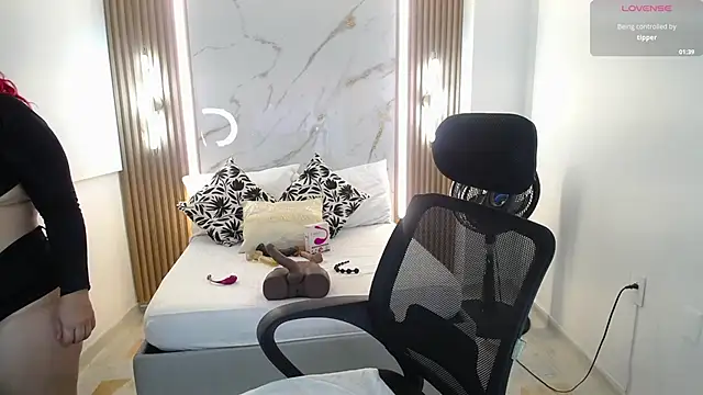 Mariana Rojas online show from 02.15.26