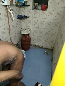 Snapshot of Desi69emd chatting on 10.14.25 Desi69emd online show from 10.14.25