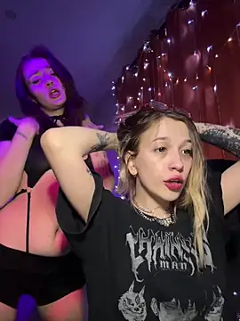 Dooubletroublee online show from 01.25.25